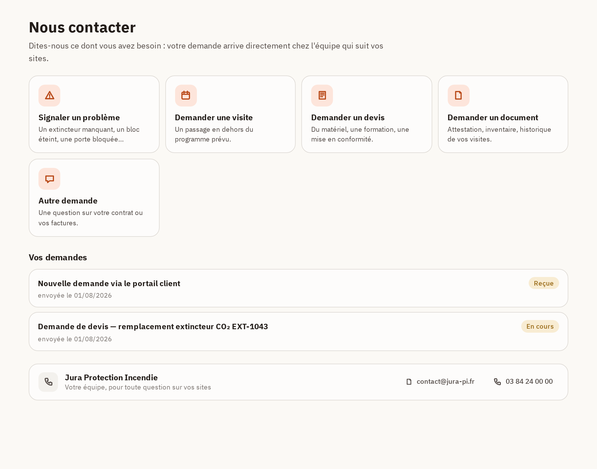 Écran Nous contacter de l'espace client : les cinq cartes de nature de demande, l'historique des demandes envoyées et la carte de contact.